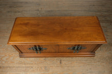 Load image into Gallery viewer, 1973 Lane Cedar Hope Chest with Tray – Style 2442-88
