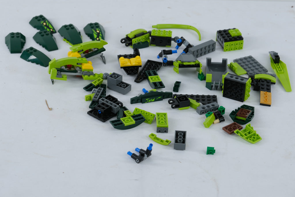 LEGO Ninjago 9440 Venomari Shrine – Partial Set, No Minifigures