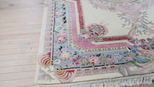 Load and play video in Gallery viewer, Ivory Rug with Center Medallion – Hand-Woven Wool – 8&#39; x 11&#39;
