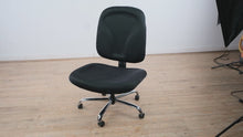 Load and play video in Gallery viewer, Heavy-Duty 1,000 LB Capacity Office Chair – Extra Wide Seat, Swivel &amp; Roll
