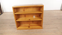 Load and play video in Gallery viewer, 40&quot; Tall Pine Bookcase
