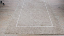Load and play video in Gallery viewer, Shaw Five Street Wool Area Rug 5x8 Modern Geometric Pattern Neutral Taupe Beige
