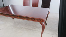 Load and play video in Gallery viewer, Pennsylvania House Solid Cherry Queen Anne Dining Table with Two Leaves
