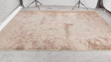 Load and play video in Gallery viewer, Large Seafoam Rug - 10 x 12
