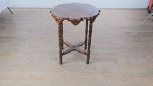 Load and play video in Gallery viewer, Traditional Solid Wood Round Side Table with Scalloped Edge Top
