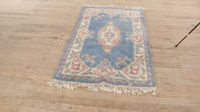 Load and play video in Gallery viewer, Momeni Light Blue Rug with Center Medallion - 3 x 5
