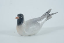Load image into Gallery viewer, Royal Copenhagen Porcelain Seagull Figurine #1448 – Hand-Painted Denmark
