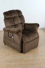 Load image into Gallery viewer, Golden Technologies Power Lift Recliner Chair
