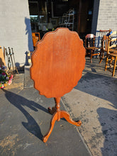 Load image into Gallery viewer, Vintage Scalloped Edge Tilt-Top Side Table
