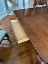 Load image into Gallery viewer, Calhoun Queen Anne Dining Set by Sumter Furniture - 6 Chairs / 2 Leaves

