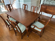 Load image into Gallery viewer, Calhoun Queen Anne Dining Set by Sumter Furniture - 6 Chairs / 2 Leaves
