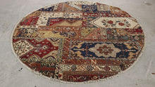 Load and play video in Gallery viewer, 6 Foot Round Hand Made Rug

