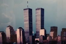 Load image into Gallery viewer, New York Skyline Featuring the Twin Towers
