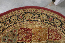 Load image into Gallery viewer, Oval Tayse Rug - 5&#39;3&quot; x 7&#39;x3&quot;
