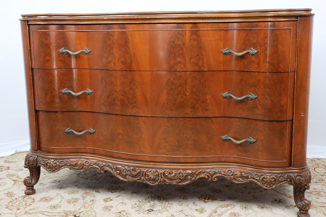 Antique Flamed Mahogany French Louis XV Dresser / Bachelors Chest