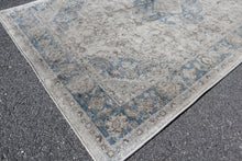 Load image into Gallery viewer, Regal 3.6&#39; x 5.6&#39; Rug by Dynamic Rugs - Belgium
