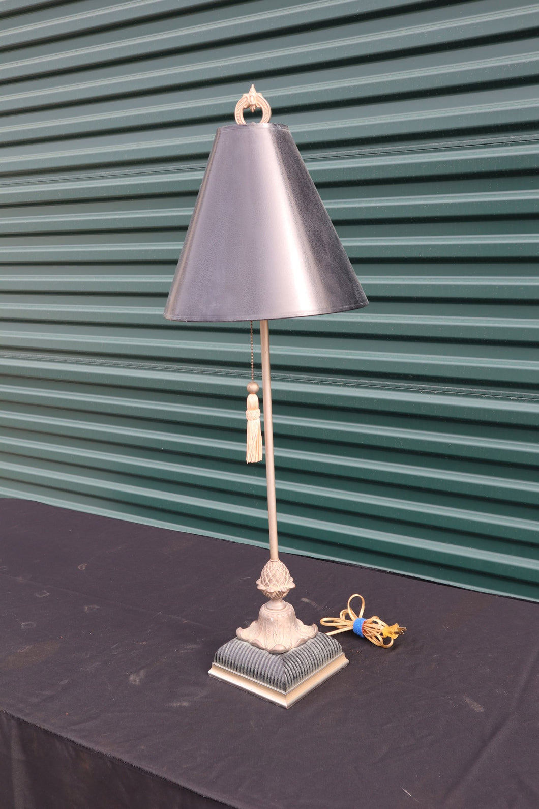 Silver Finial Lamp with Peach Pull